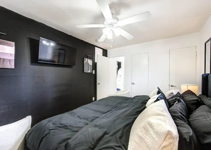1 Bedroom Getaway In Houston