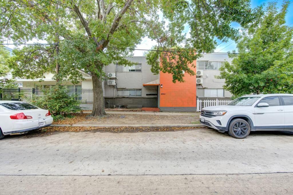 1 Bedroom Getaway In Apartment *